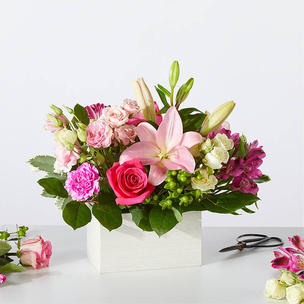 Sweetberry Box – A Florist Original – Hurst Florist, Callahan FL