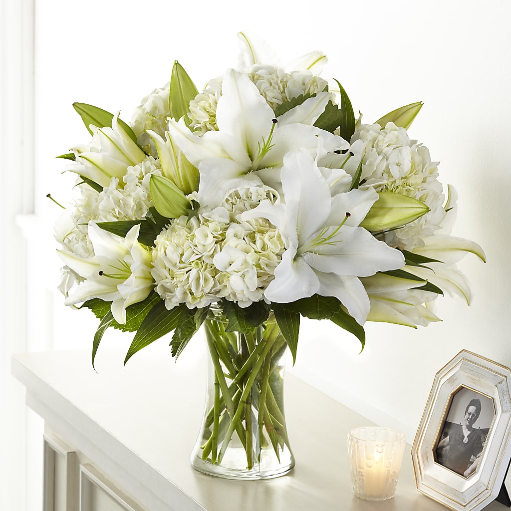 Compassionate Lily Bouquet – Hurst Florist, Callahan FL