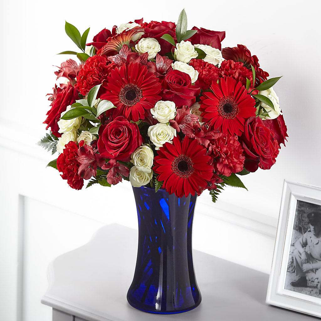 Hearts Embrace Bouquet – Hurst Florist, Callahan FL