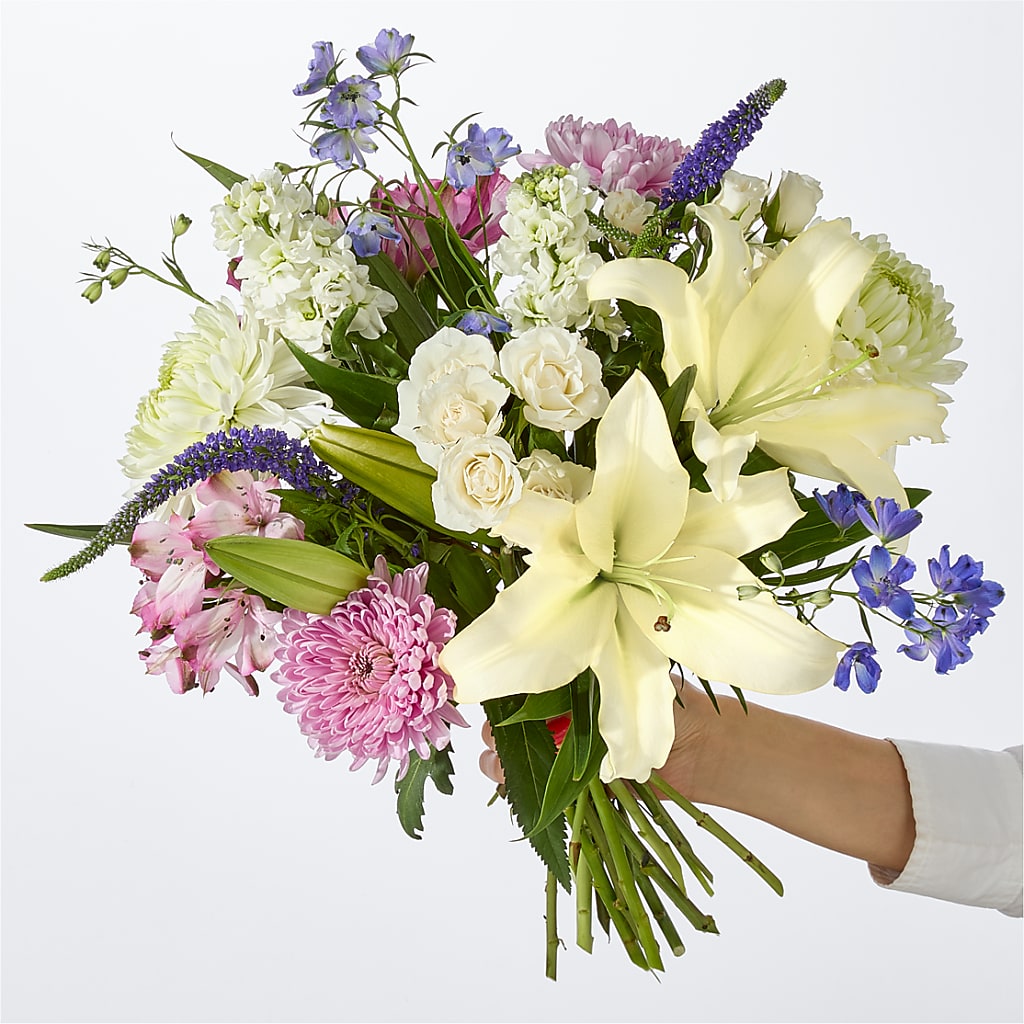 Winter Celebration Bouquet –  Hurst Florist, Callahan FL