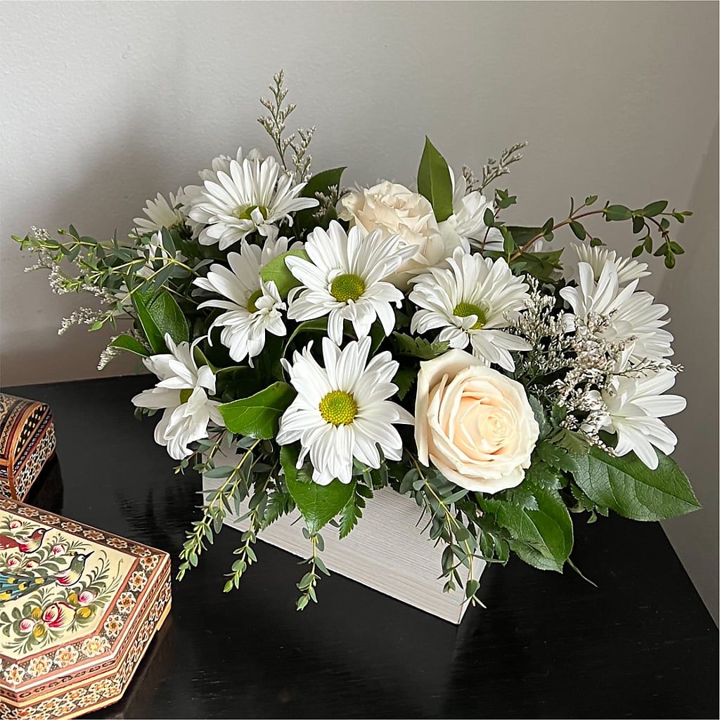 Fresh Linen Box Bouquet –  Hurst Florist, Callahan FL