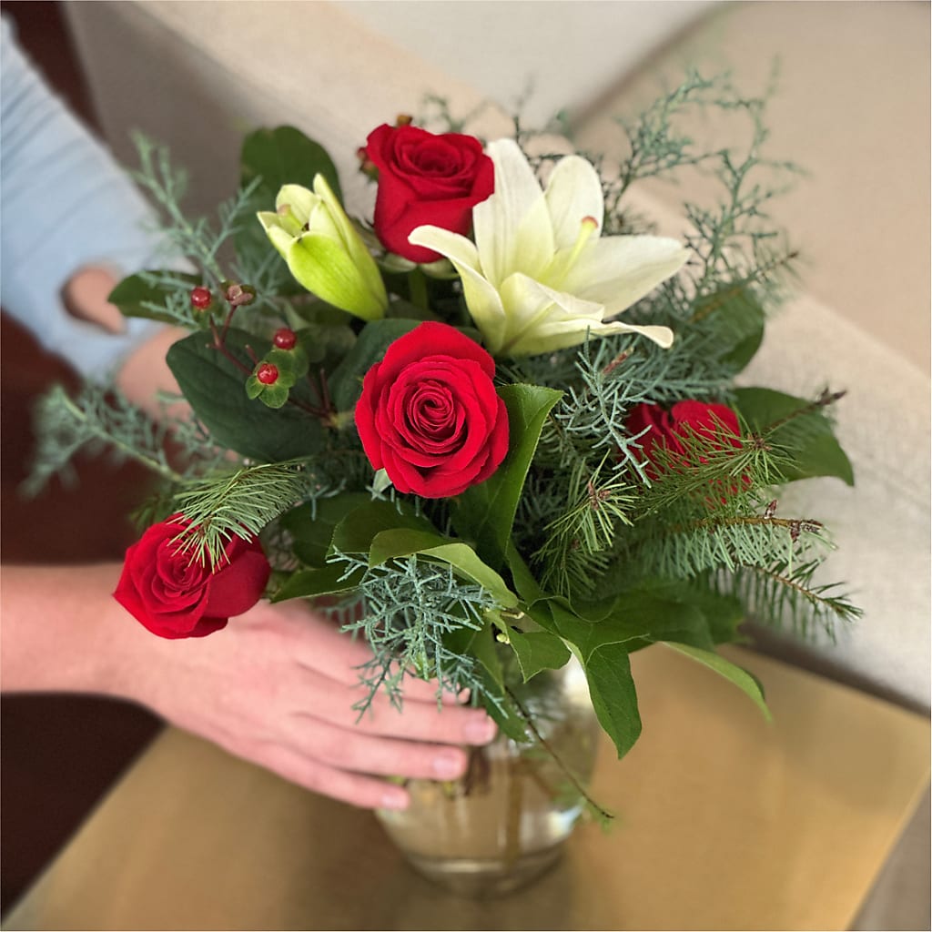 Glittering Lights Bouquet –  Hurst Florist, Callahan FL