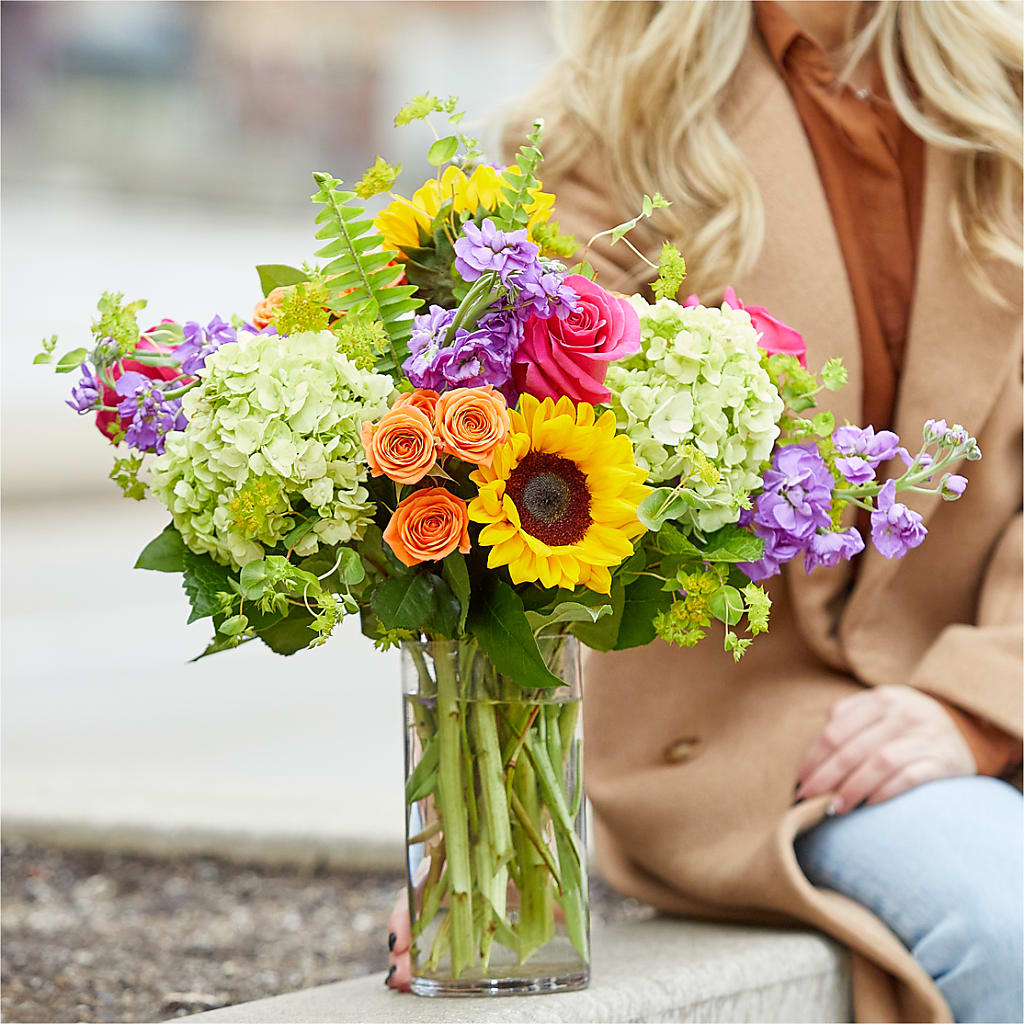 Vibrant Greetings Bouquet –  Hurst Florist, Callahan FL