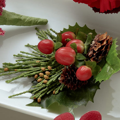Red Berry Boutonniere –  Hurst Florist, Callahan FL